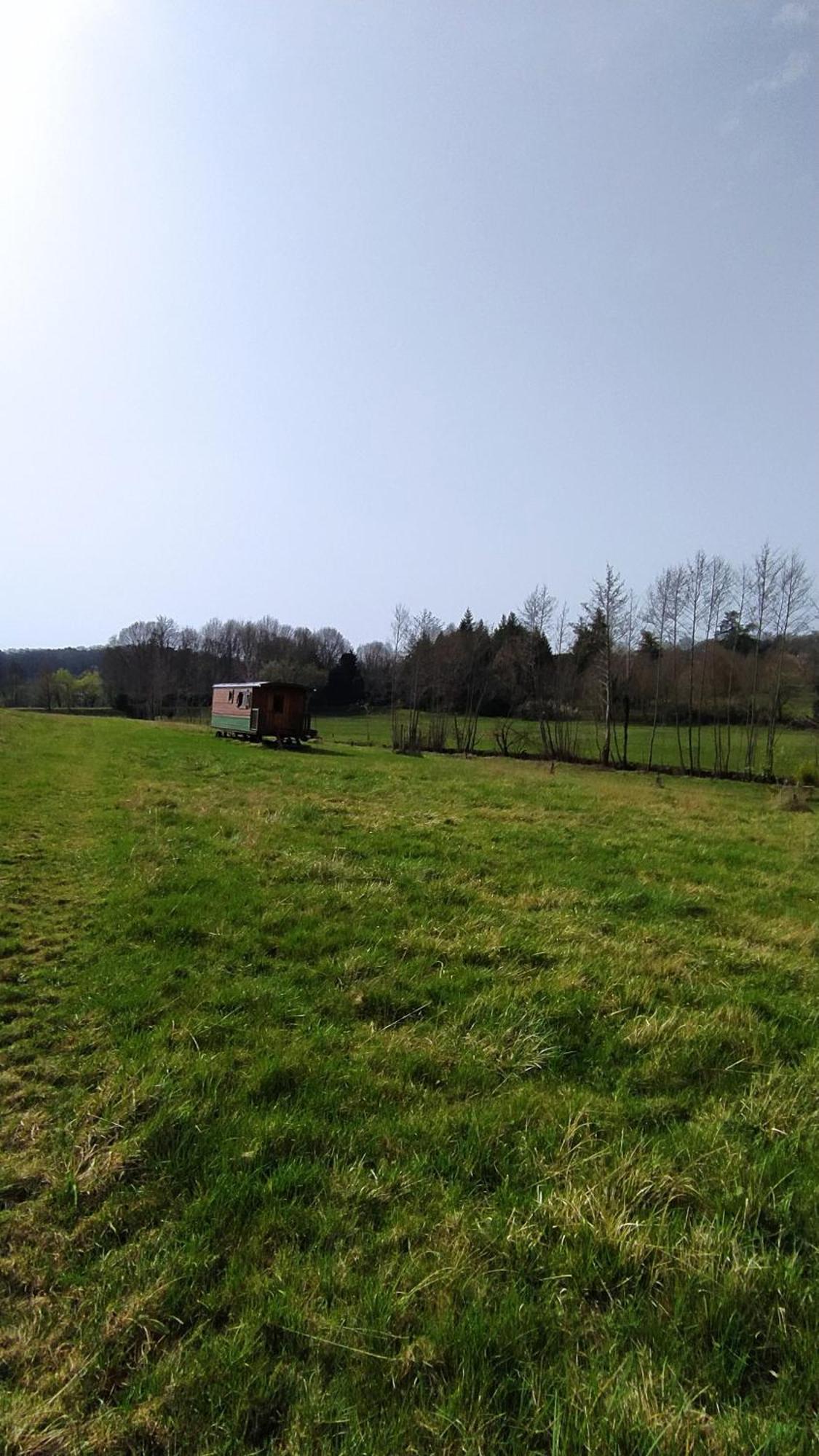 Roulotte De La Petite Beauronne Les Lèches Exterior foto
